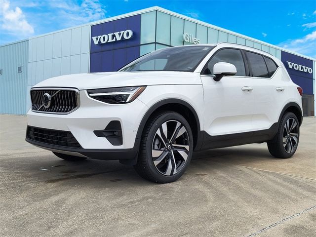 2024 Volvo XC40 Plus Bright Theme