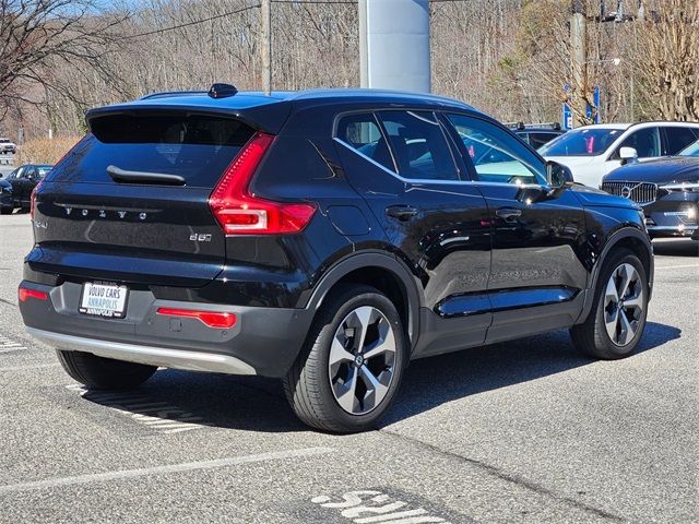 2024 Volvo XC40 Plus Bright Theme