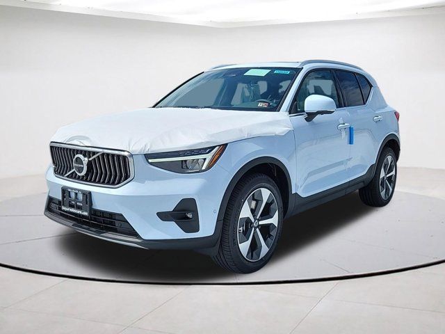 2024 Volvo XC40 Plus Bright Theme