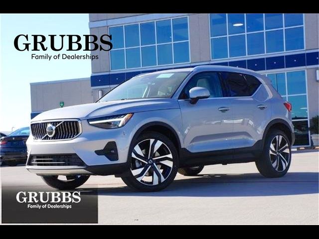 2024 Volvo XC40 Plus Bright Theme