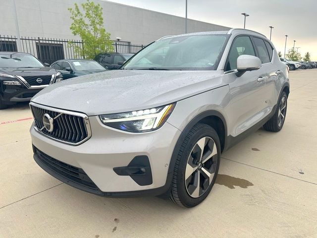 2024 Volvo XC40 Plus Bright Theme