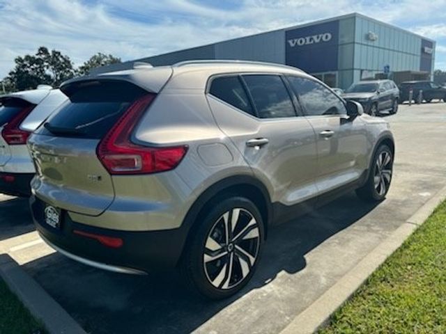 2024 Volvo XC40 Plus Bright Theme