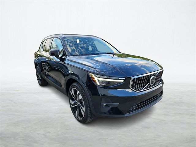 2024 Volvo XC40 Plus Bright Theme