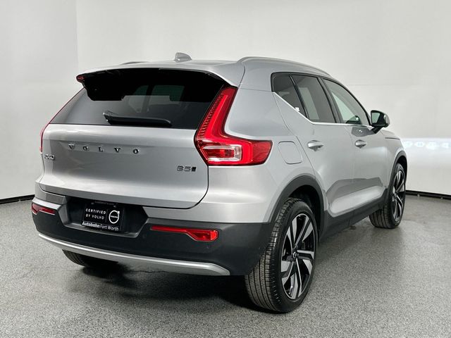 2024 Volvo XC40 Plus Bright Theme