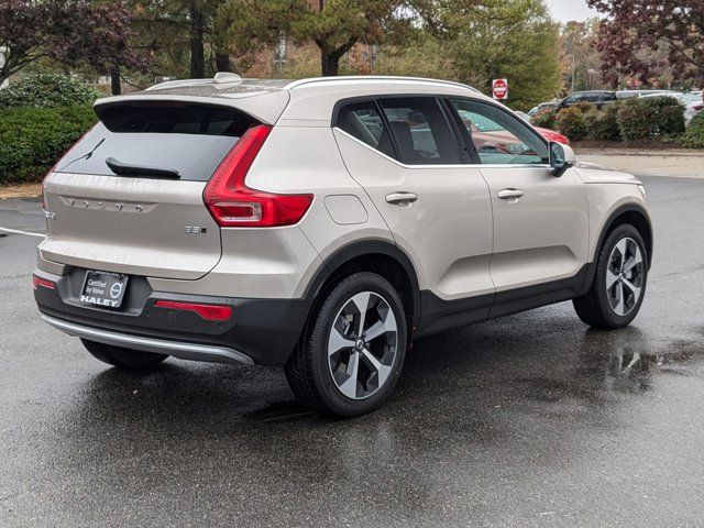 2024 Volvo XC40 Plus Bright Theme