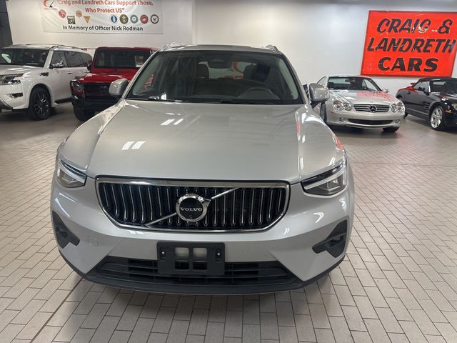 2024 Volvo XC40 Plus Bright Theme