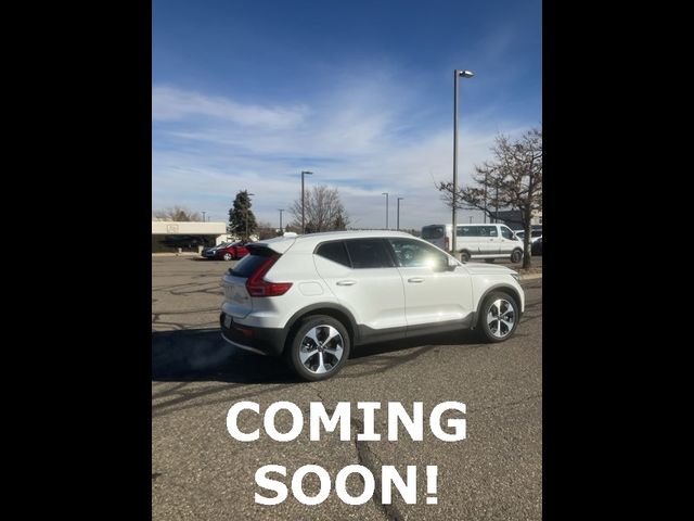 2024 Volvo XC40 Plus Bright Theme