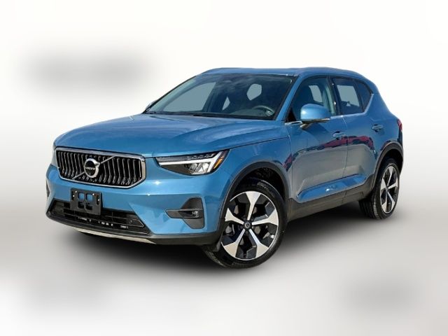 2024 Volvo XC40 Plus Bright Theme