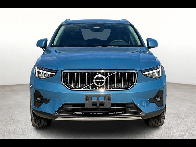 2024 Volvo XC40 Plus Bright Theme