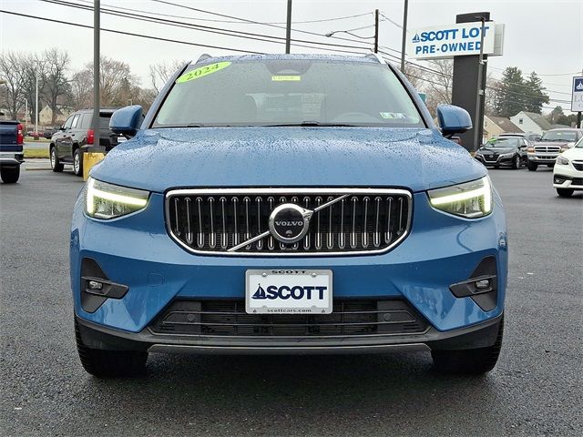 2024 Volvo XC40 Plus Bright Theme