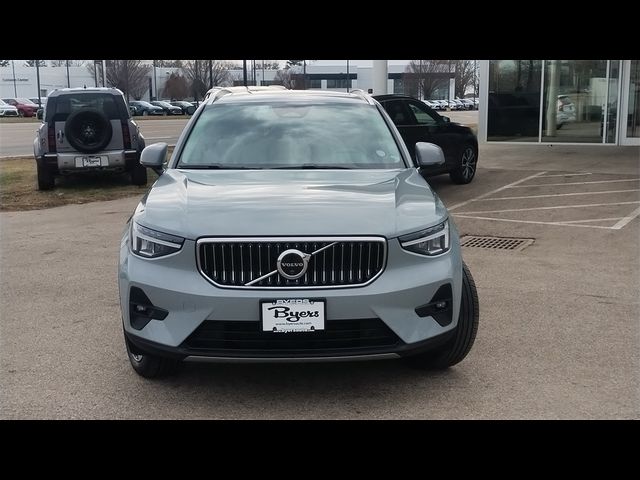 2024 Volvo XC40 Plus Bright Theme