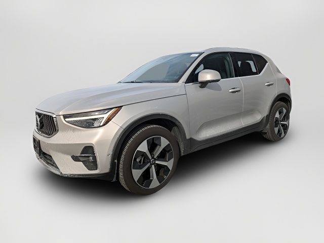 2024 Volvo XC40 Plus Bright Theme