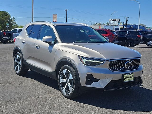 2024 Volvo XC40 Plus Bright Theme