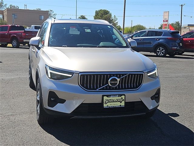 2024 Volvo XC40 Plus Bright Theme