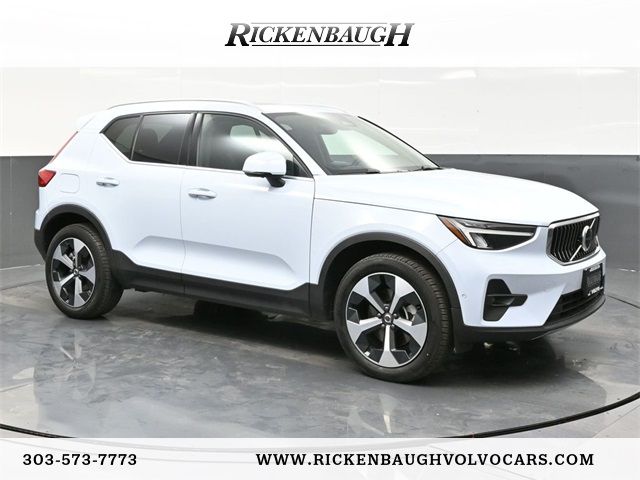 2024 Volvo XC40 Plus Bright Theme