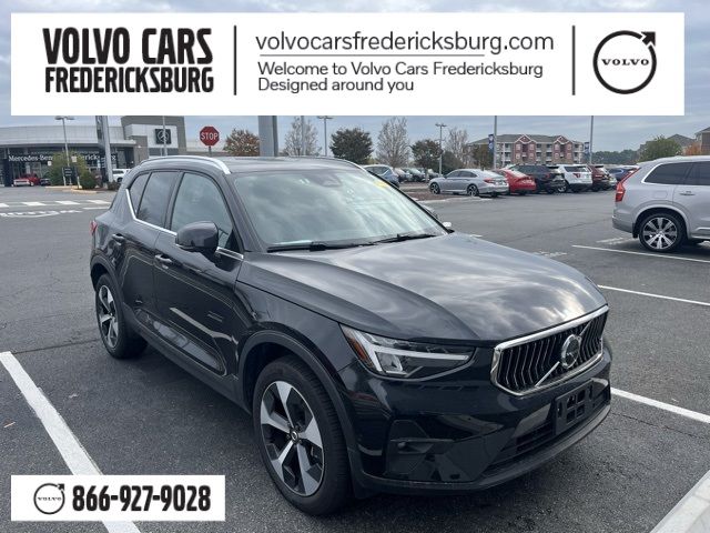 2024 Volvo XC40 Plus Bright Theme