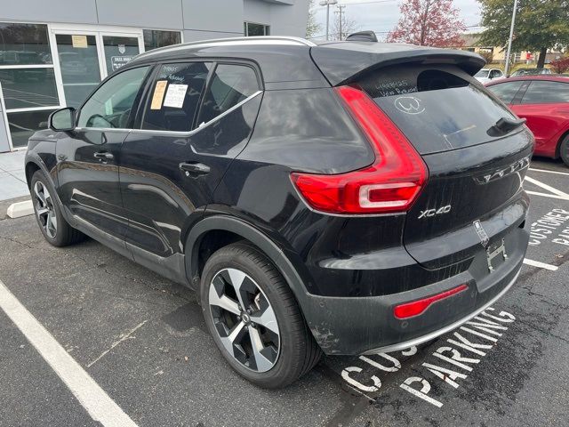 2024 Volvo XC40 Plus Bright Theme