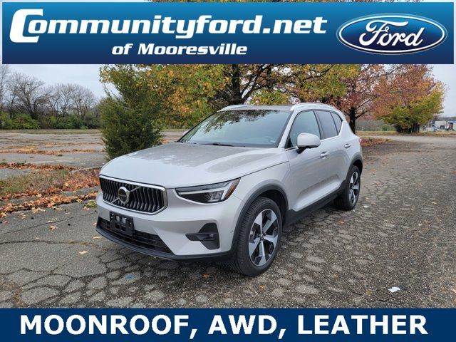 2024 Volvo XC40 Plus Bright Theme