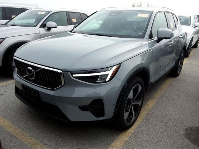 2024 Volvo XC40 Plus Bright Theme