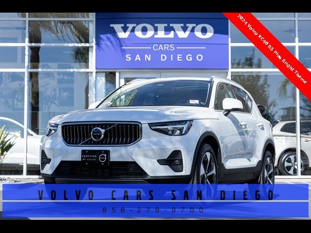 2024 Volvo XC40 Plus Bright Theme