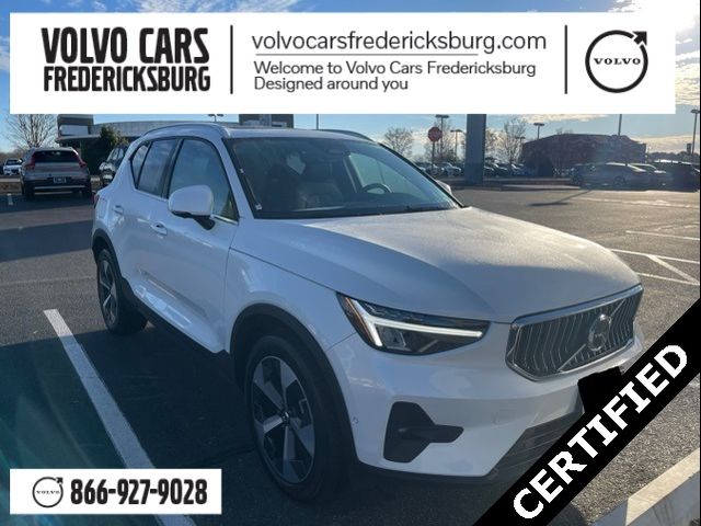 2024 Volvo XC40 Plus Bright Theme