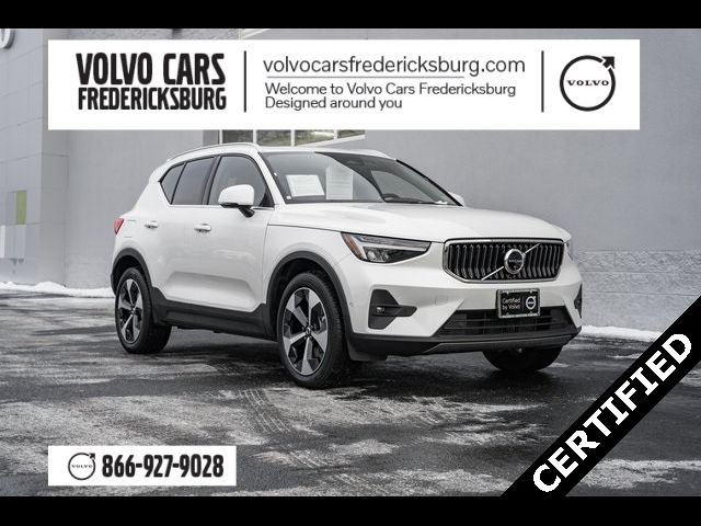 2024 Volvo XC40 Plus Bright Theme