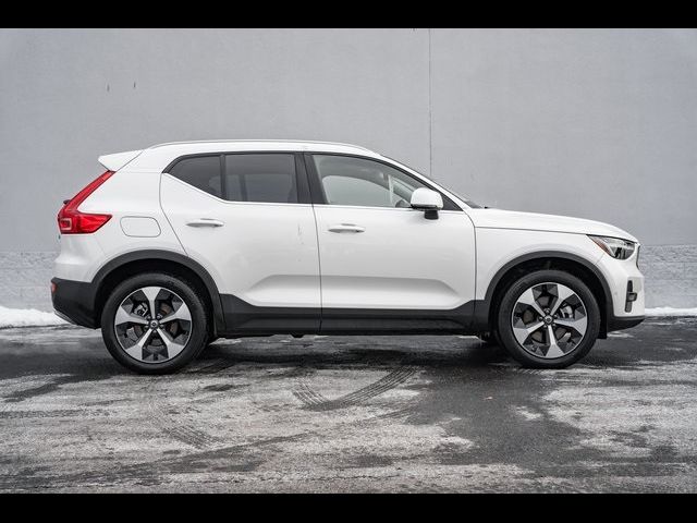 2024 Volvo XC40 Plus Bright Theme