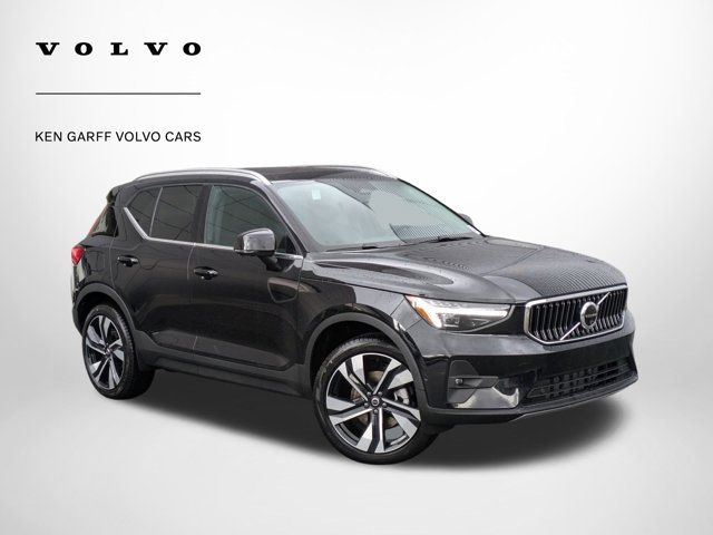 2024 Volvo XC40 Plus Bright Theme