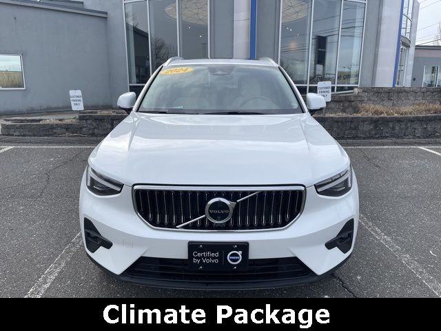 2024 Volvo XC40 Plus Bright Theme