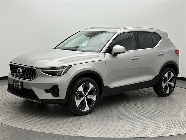 2024 Volvo XC40 Plus Bright Theme