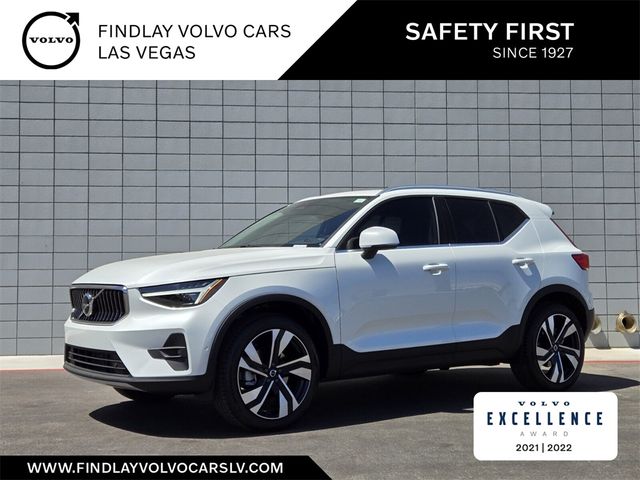 2024 Volvo XC40 Plus Bright Theme