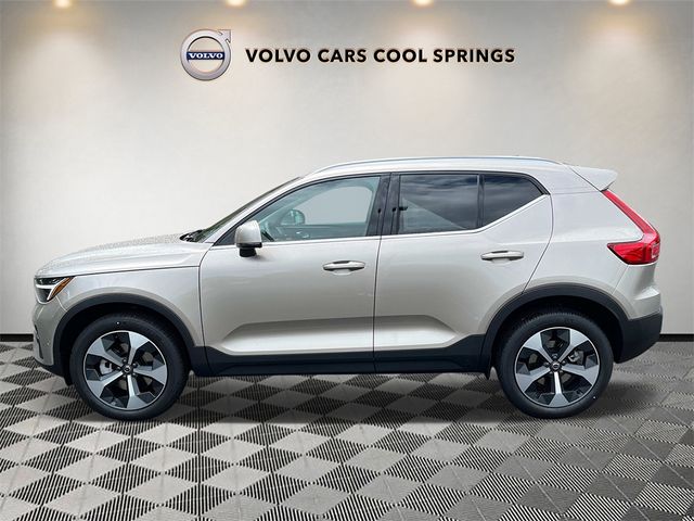 2024 Volvo XC40 Plus Bright Theme