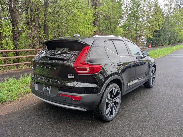 2024 Volvo XC40 Plus Bright Theme