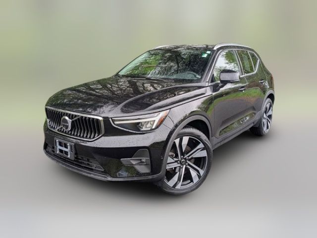 2024 Volvo XC40 Plus Bright Theme