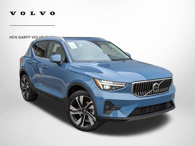 2024 Volvo XC40 Plus Bright Theme