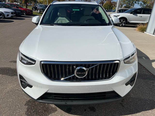 2024 Volvo XC40 Plus Bright Theme