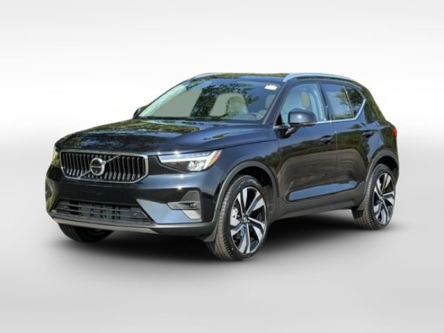 2024 Volvo XC40 Plus Bright Theme