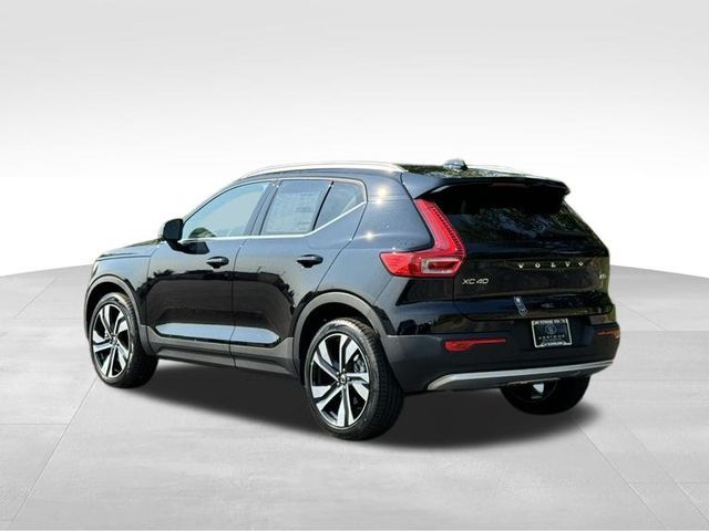 2024 Volvo XC40 Plus Bright Theme