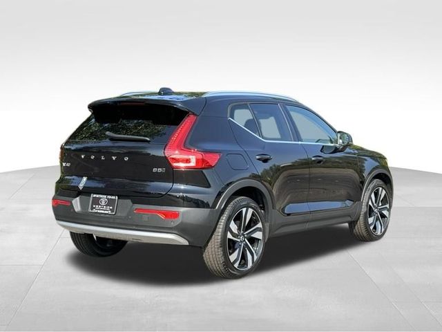 2024 Volvo XC40 Plus Bright Theme