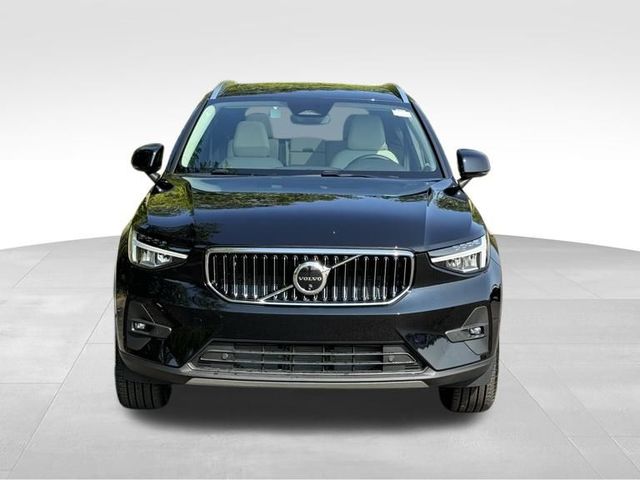 2024 Volvo XC40 Plus Bright Theme