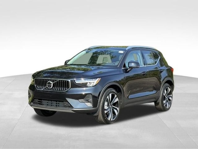 2024 Volvo XC40 Plus Bright Theme