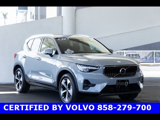 2024 Volvo XC40 Plus Bright Theme