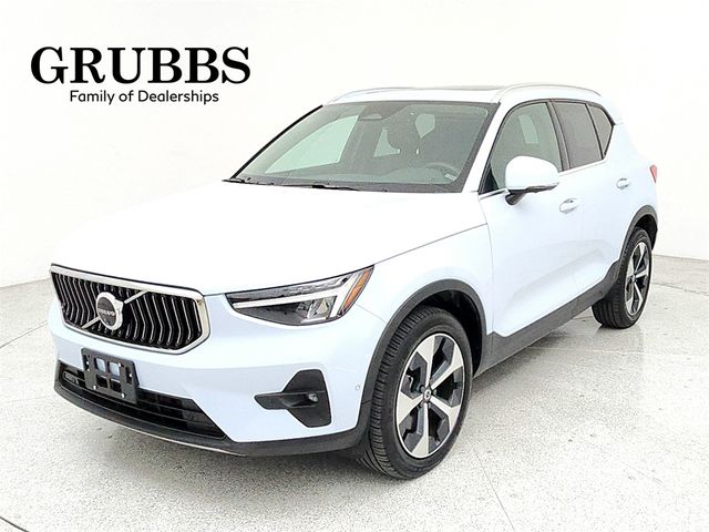 2024 Volvo XC40 Plus Bright Theme