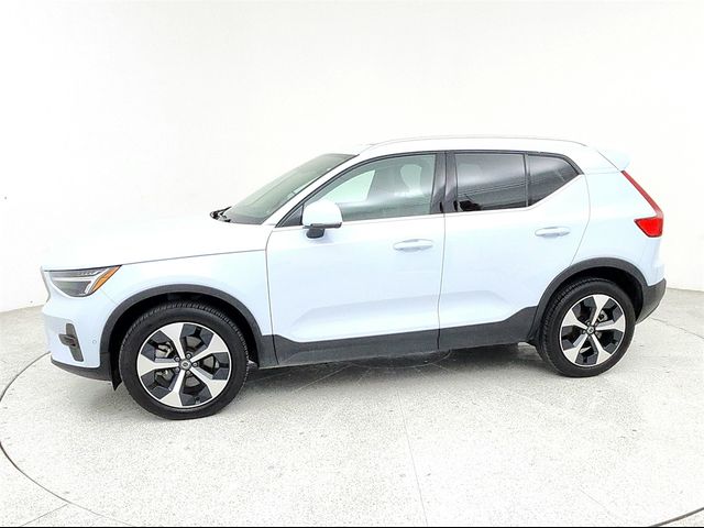 2024 Volvo XC40 Plus Bright Theme