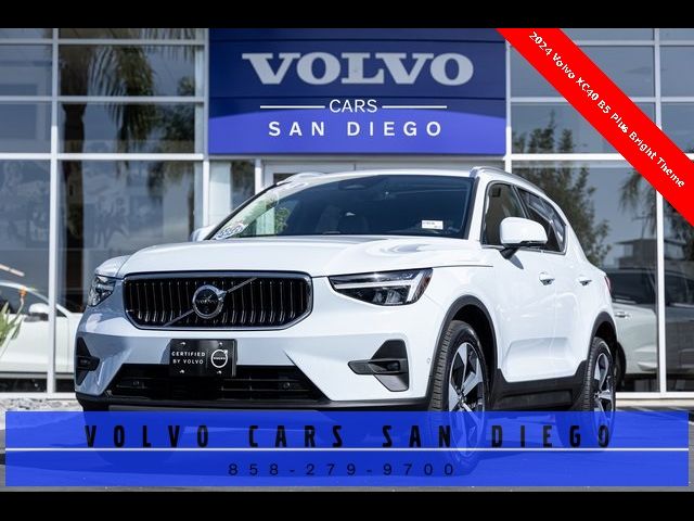 2024 Volvo XC40 Plus Bright Theme