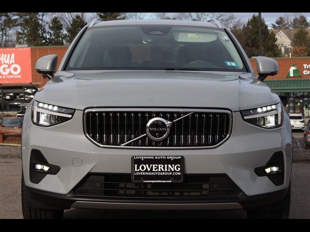 2024 Volvo XC40 Plus Bright Theme