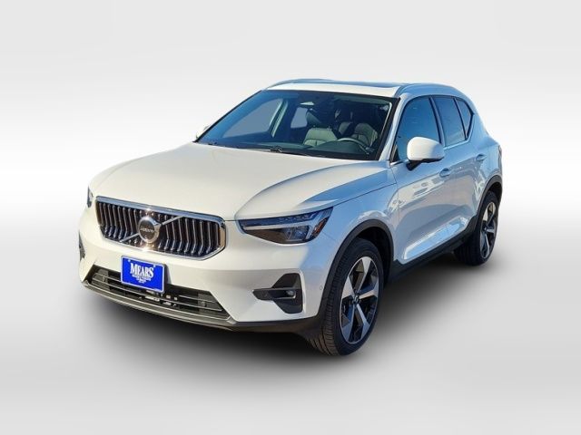 2024 Volvo XC40 Plus Bright Theme