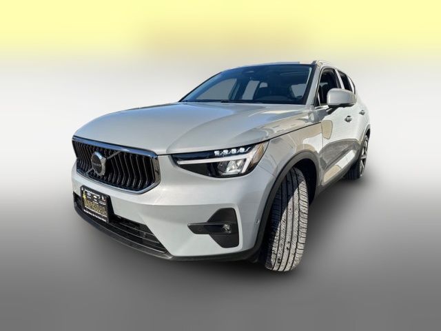 2024 Volvo XC40 Plus Bright Theme