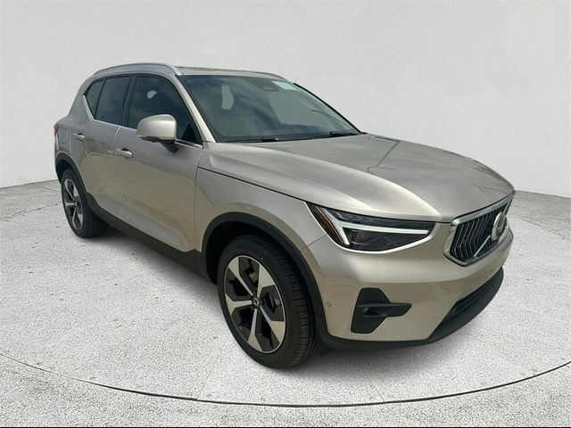 2024 Volvo XC40 Plus Bright Theme