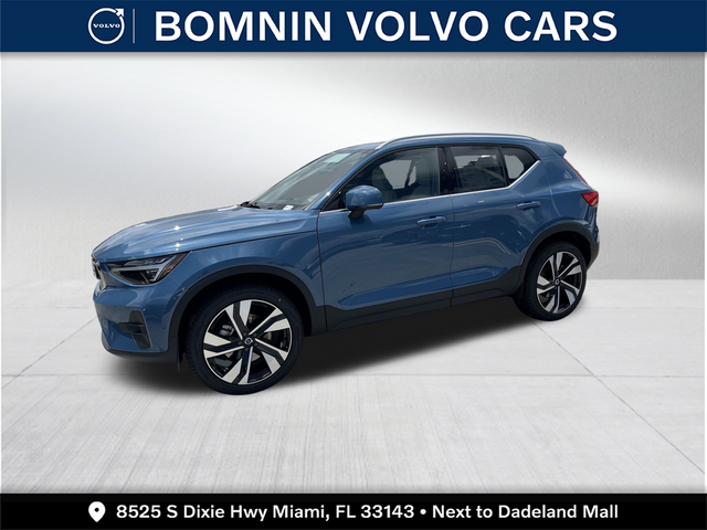 2024 Volvo XC40 Plus Bright Theme